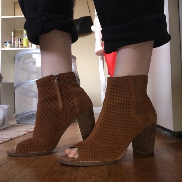 Heels - Picture 5 of 5